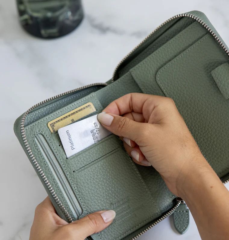 Norfolk Pocket Compact Zip Organizer - Image 8